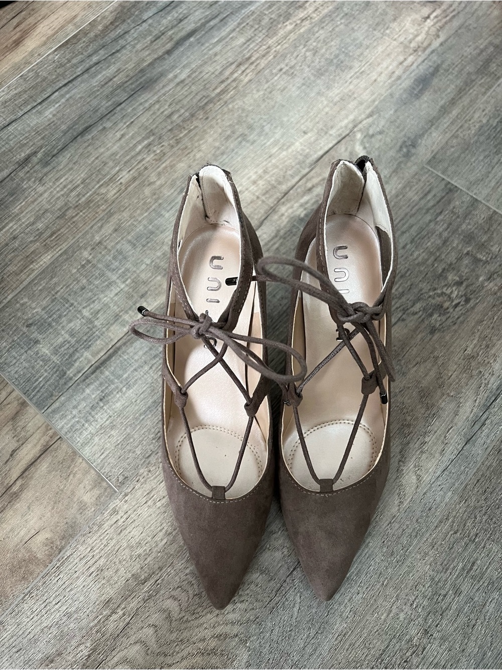 Unisa Taupe Suede Pointed Lace-Up Heels Size 8 Preowned - extremely gently used